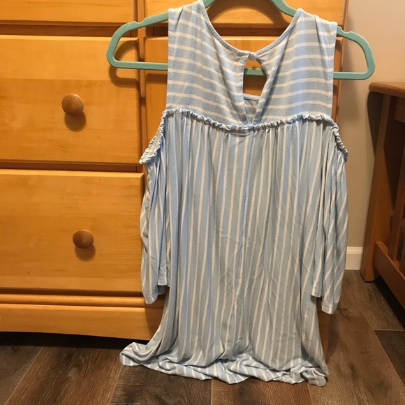 Cold shoulder shirt - Picture 2 of 2